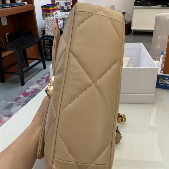 CC Medium 19 Flap Bag - Picture 3 of 7